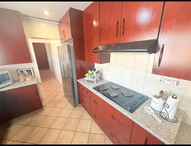 3 BEDROOM HOUSE FOR SALE IN VANDERBIJLPARK SE 6